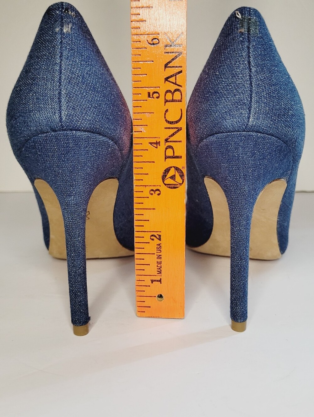 Neiman Marcus Denim Blue Stiletto Heels Pointed Toe Womens 8 M Going Out Y2K - Picture 4 of 8